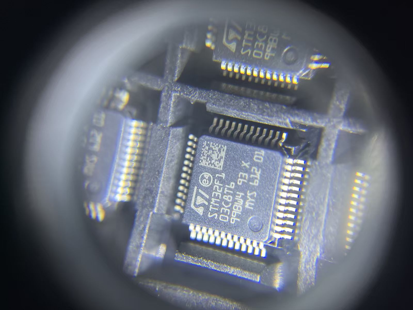 LM4040CIM3X-2.5/NOPB