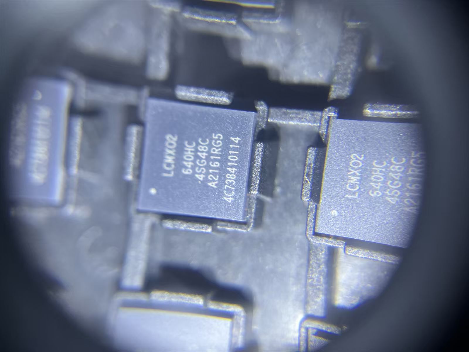 LCMXO2-640HC-4SG48C